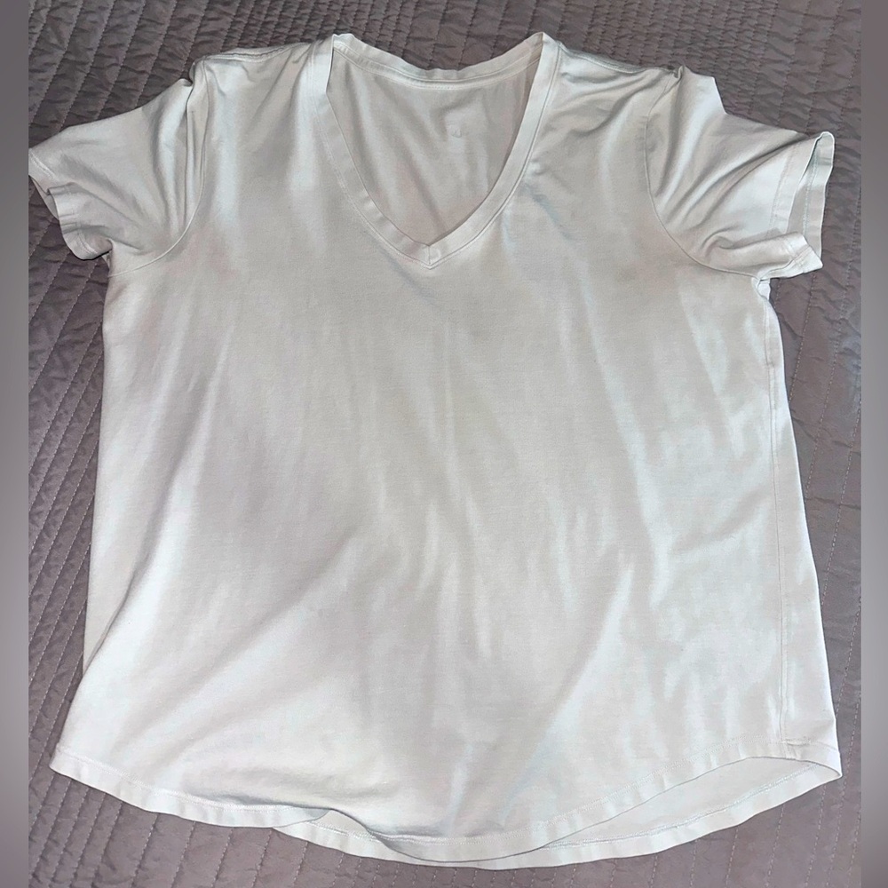 LULULEMON LOVE V-NECK T-SHIRT